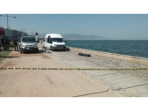 İzmir’de Denizden Ceset Çıktı