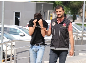 Bolu’da, Uyuşturucu Haplarla Yakalanan Şüpheli Adliyeye Sevk Edildi