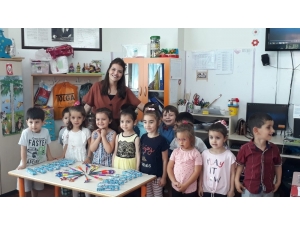 Anaokulu Öğrencilerinin Karne Sevinci