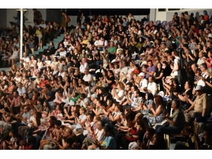 Asev’in Batı Müziği Konserine Yoğun İlgi