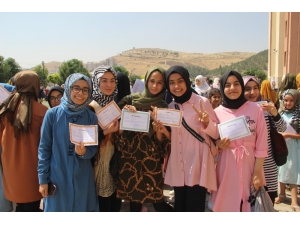 Şanlıurfa’da 75 Bin Suriyeli Öğrenci Karne Sevinci Yaşadı