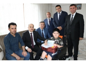 Evde Eğitim Görüyorlardı Karnelerini De Evde Aldılar