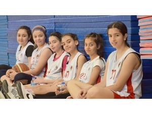 Hasketbol Gençlik Ve Spor Külübü 115 Sporcu İle 115 Resmi Maça Çıktı