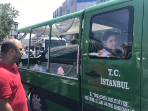 İstanbul’daki Feci Kazada Ölen Motosikletli Genç Kız Gelinlikle Uğurlandı