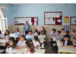 Silvan’da Öğrencilerin Karne Sevinci