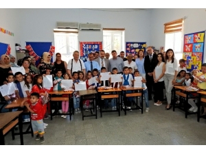 Çeşmeli Öğrenciler, Karnelerini De Hediyelerini De Aldı