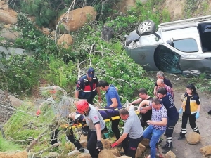 Şarampole Yuvarlanan Araçtaki 1 Kişi Yaralandı