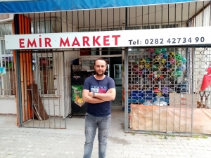 Kafası Bidona Sıkışan Köpeği Duyarlı Vatandaş Ve İtfaiye Kurtardı