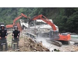 Rize Valisi Çeber Kaçak Yapılaşmada Gelinen Noktaya Dikkat Çekti