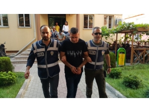 Uyuşturucu Maddeyle Yakalandı, "Biz Satmıyoruz" Dedi