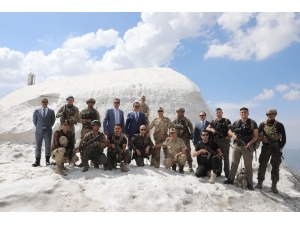 Vali Akbıyık, 3 Bin 450 Rakımlı İkiyaka Düz Tepe Üs Bölgesinde
