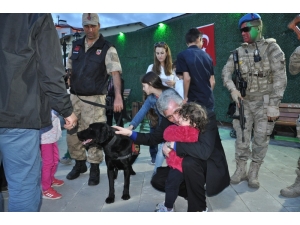 Kars İl Jandarma Komutanlığı Stantı Yoğun İlgi Gördü