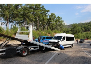 Antalya’da Trafik Kazası: 11 Yaralı