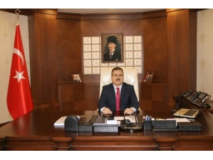 Vali Akbıyık’tan ‘Babalar Günü’ Mesajı