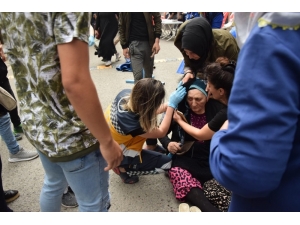 Şiddetli Rüzgarda Uçan Pazar Demiri Yaşlı Kadını Yaraladı