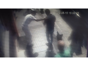 Dönercide “Ayran" Tartışmasında Garson Müşteriyi Darp Etti