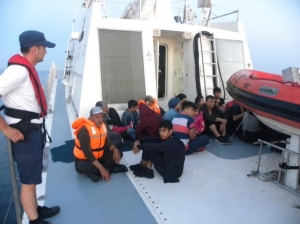 İzmir’de 22’si Çocuk 40 Göçmen Yakalandı