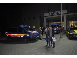 Kavgada Yaralanan Yakınlarını Ziyarete Giderken Kazada Öldü