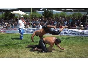 Kızıklı Yağlı Güreşleri’nde Şampiyon İsmail Balaban Oldu