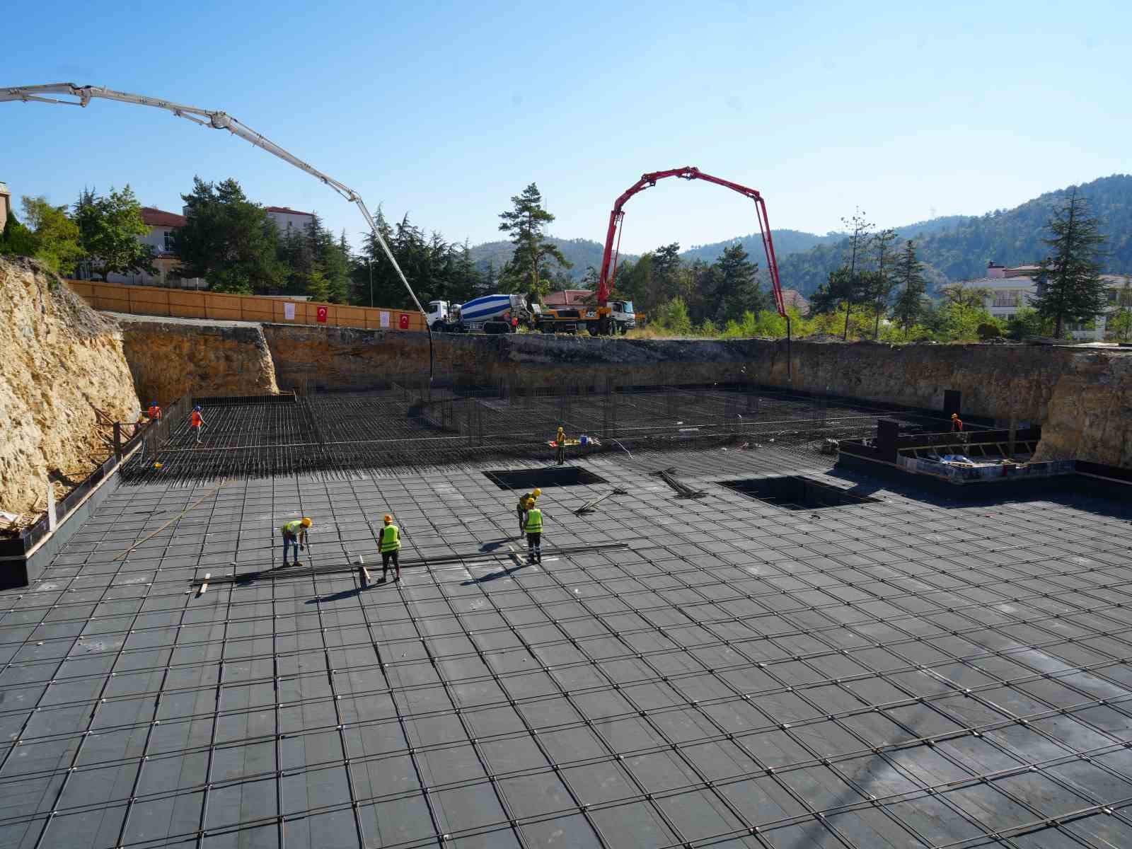 kastamonu-da-300-milyon-yatirimla-insa-edilecek-semt-polikliniginin-temeli-dualarla-atildi