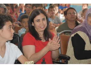 Aydınlı Öğrencilerden Dünyayı Güzelleştiren Sürpriz