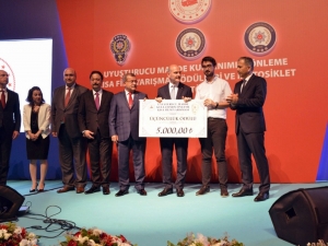 Anadolu Üniversitesi Öğrencisinden Anlamlı Başarı