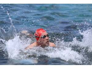 Kaş’ta Meis Açık Deniz Yüzme Yarışı Yapıldı