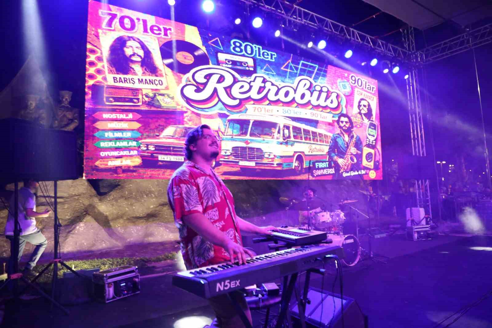 inegol-gastronmi-festivali-nde-lezzet-soleni-retrobus-coskusuyla-taclandi