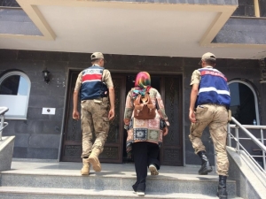 Bayburt’ta Fetö’den Aranan Kadın Kahramanmaraş’ta Yakalandı