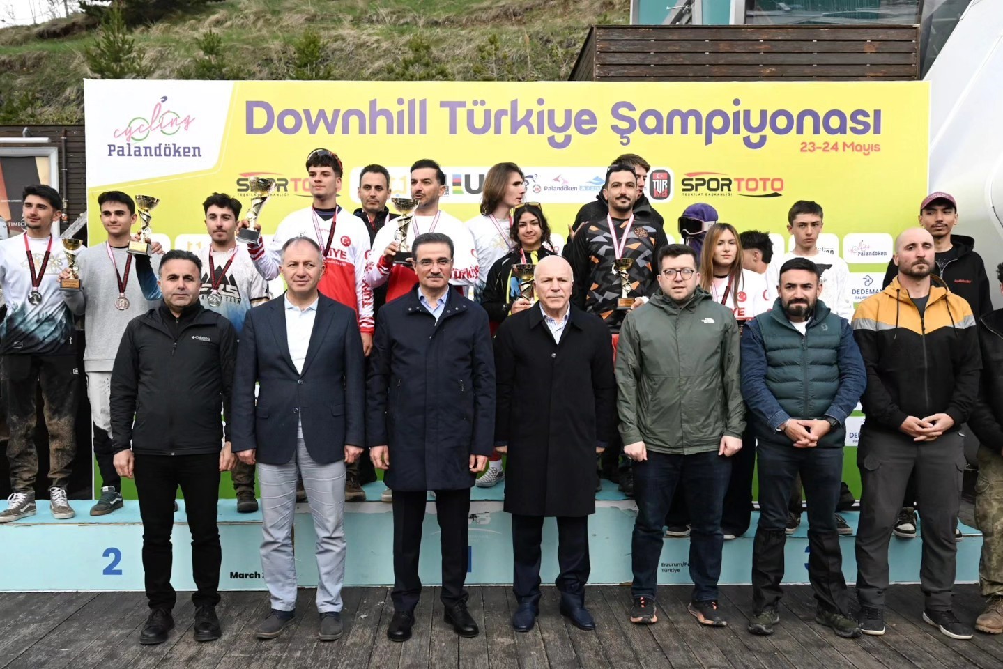 downhill-turkiye-sampiyonasi-nda-madalyalar-sahibini-buldu