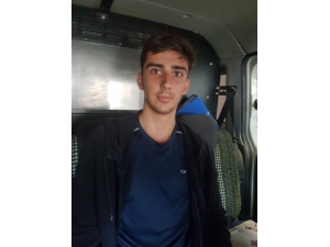 Kimliğini Evde Unutan Öğrencinin İmdadına Polisler Yetişti