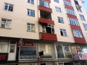 Tüpü Çakmakla Kontrol Etmeye Çalışınca Ev Alevler İçinde Kaldı