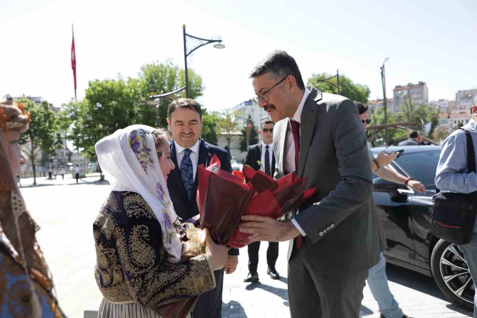 icisleri-bakan-yardimcisi-ali-celik-kutahya-da-temaslarda-bulundu