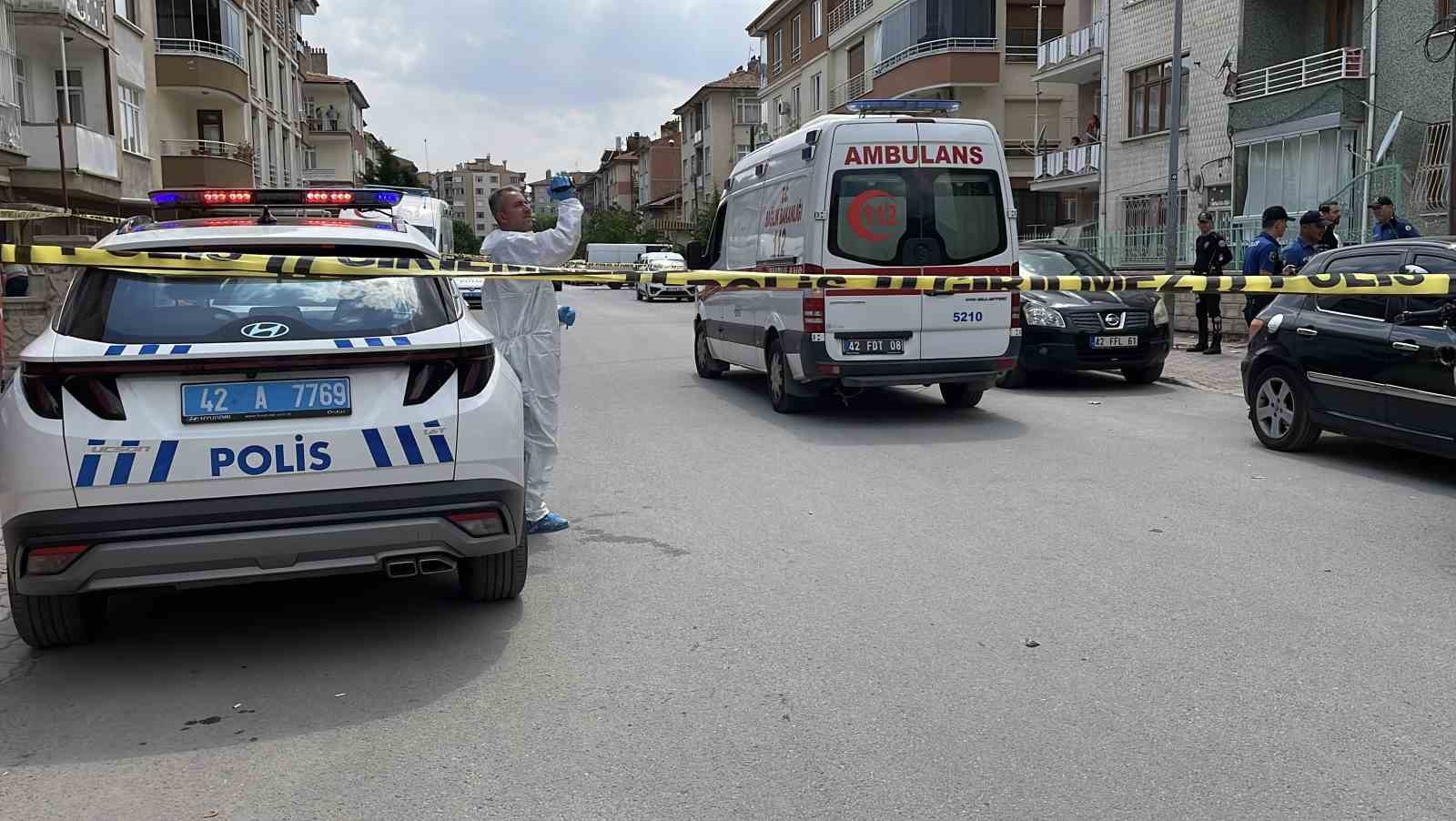 uvey-annesi-ile-kiz-kardesinin-bogazini-keserek-oldurdu