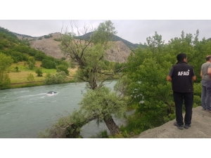 5 Kişinin Bulunduğu Araç Munzur Çayı’na Uçtu