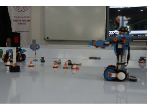 Bitlisli Öğrenciler Geleceğin Teknolojisini Öğreniyor