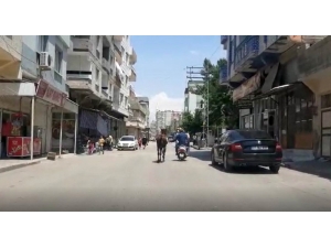 Motosiklet Arkasında, Atı Kilometrelerce Koşturdu