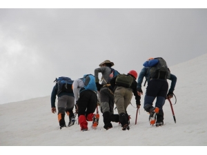 Sümbül Dağı’na Zirve Tırmanışı
