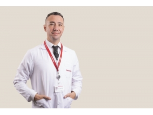 Uzm. Dr. Uçlar: "Havuç, Ayva Gibi Sert Yiyecekleri 3 Yaşından Önce Eline Vermeyin"