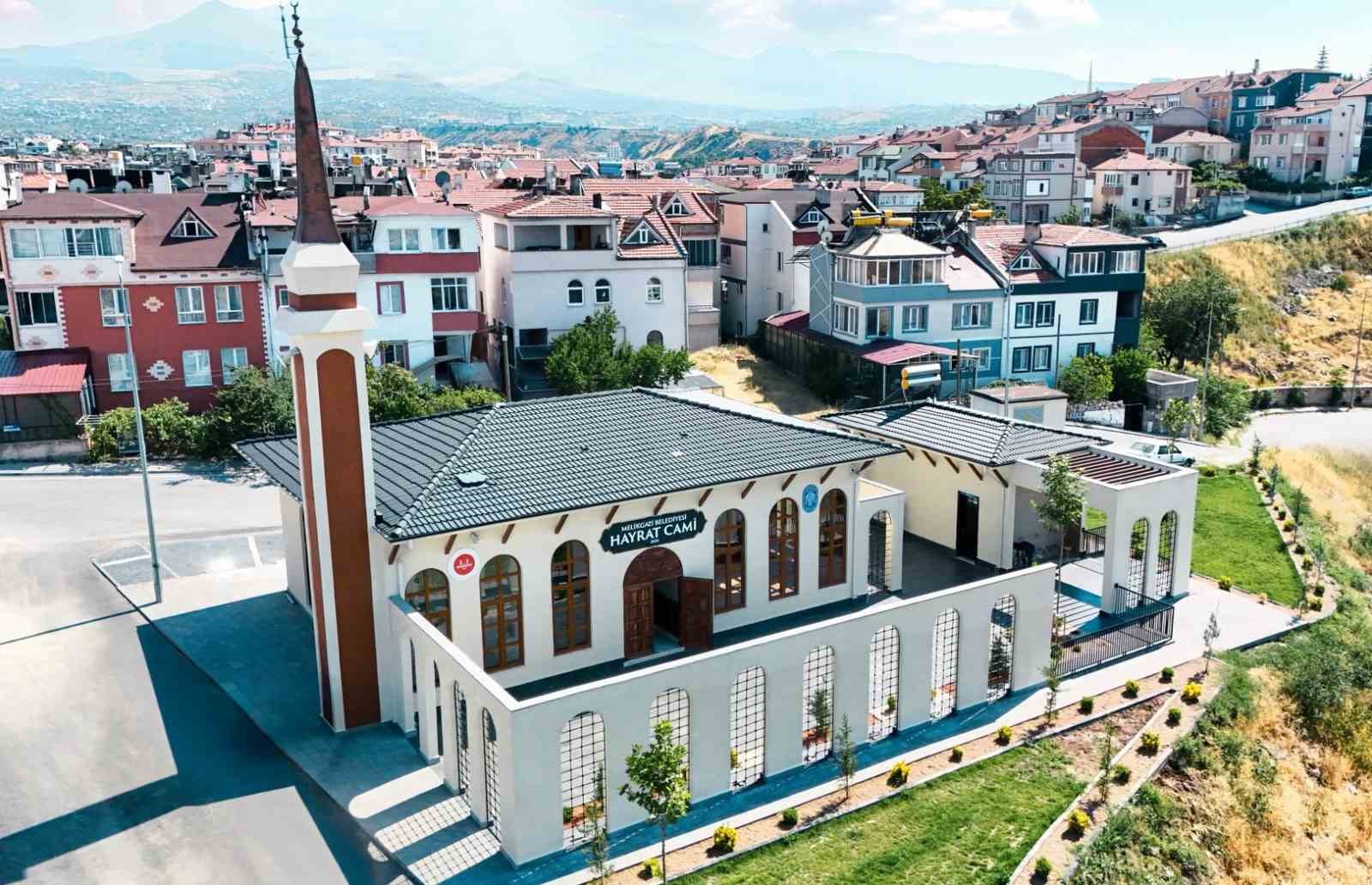 selcuklu-nun-butik-camisi-hayrat-cami-ibadete-aciliyor