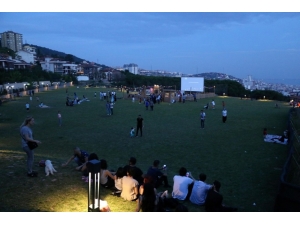 Kartal’ta Nostaljik Yazlık Sinema Günleri Devam Ediyor