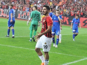 Trabzonspor İle Anlaşan Fıratcan Üzüm, Eskişehirspor İle Vedalaştı