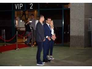 İmamoğlu’ndan ’Vip 2’ Pozu