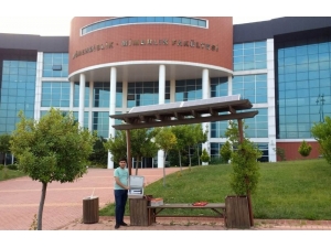 Üniversite Öğrencileri Güneş Enerjisinden Elektrik Üretiyorlar