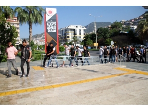 Uyuşturucu Operasyonuna 8 Tutuklama