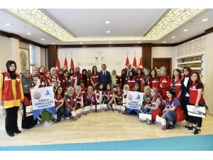 Damla Gönüllerinden Vali Akbıyık’a Ziyaret