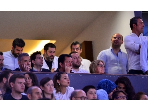 Ali Koç Takımını Yalnız Bırakmadı