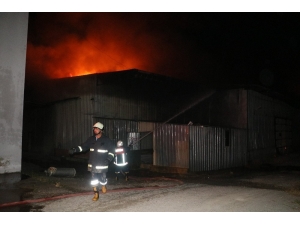 Mersin’de Bisiklet Ve Motosiklet Fabrikasında Yangın