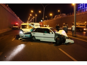 Kaza Yapan Otomobile Yardıma Gelenlere Çarptı: 5 Yaralı