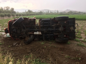 İtfaiye Aracı Devrildi: 3 Yaralı